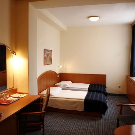 Benczur Hotel Budapesta Cameră foto